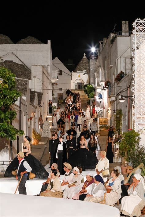 sfilata dolce e gabbana alberobello